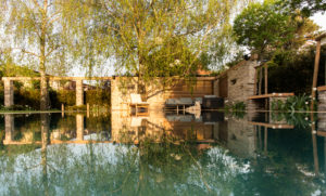 Pool im FrÅhling