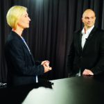 Romana Krumböck, Sales Director Austria/East Europe bei Draka Comteq Germany (links), und Roman Oberbauer, Sonepar-Produktmanager Gebäudesystemtechnik – Datennetzwerktechnik.
