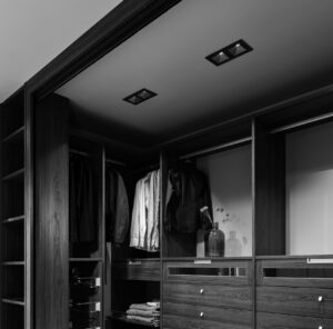 Begehbarer Kleiderschrank