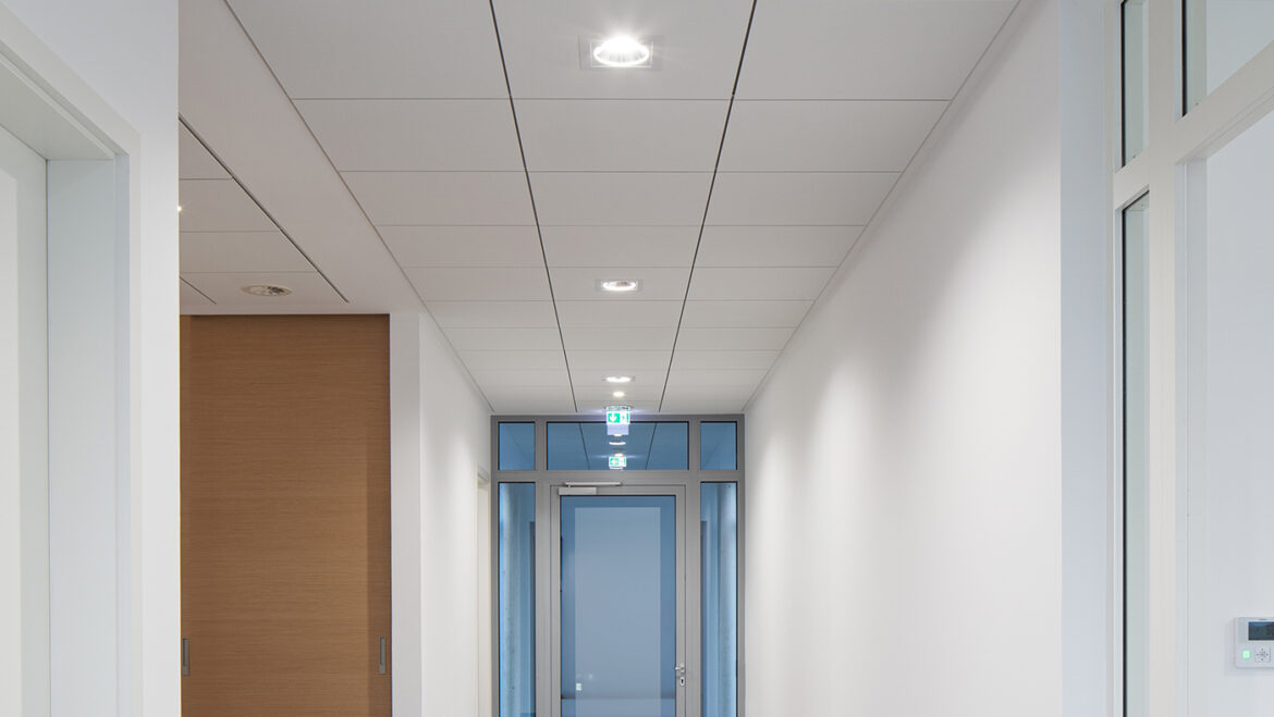 Die Apollo LED-Deckeneinbaudownlights zeichnen sich durch eine hohe Leuchteneffizienz von bis zu 134 lm per Watt aus.